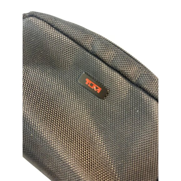 Tumi for Delta 1st class travel mini Case New - Picture 3 of 4
